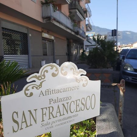 Palazzo San Francesco Hotel Castellammare di Stabia Bagian luar foto
