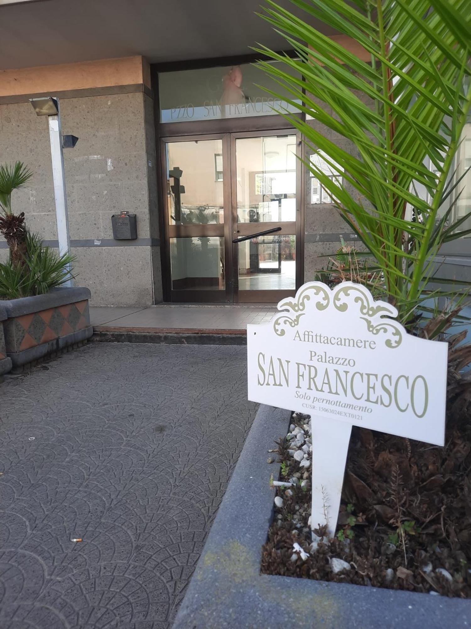 Palazzo San Francesco Hotel Castellammare di Stabia Bagian luar foto
