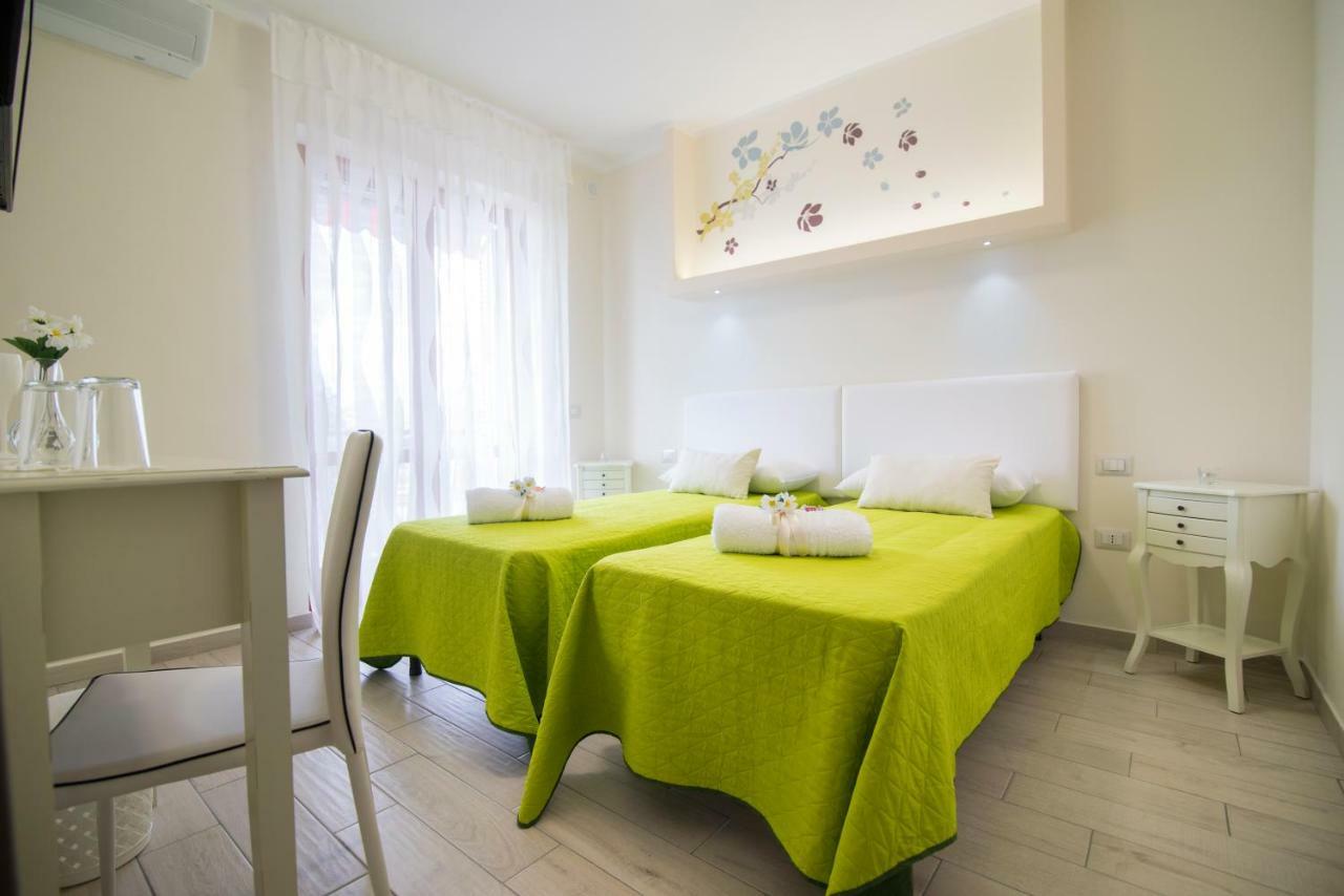 Palazzo San Francesco Hotel Castellammare di Stabia Bagian luar foto
